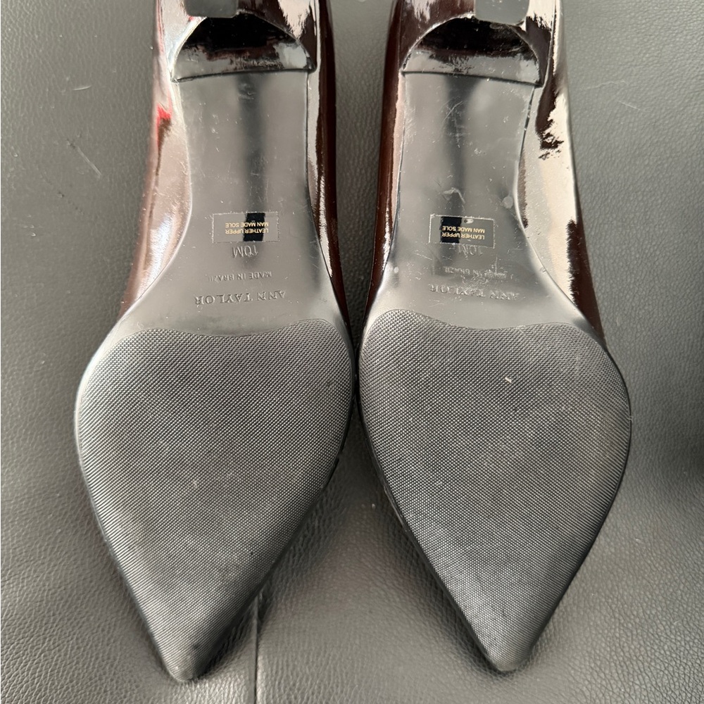 Ann Taylor Patent Black Heels, Size 10 - Picture 5 of 6